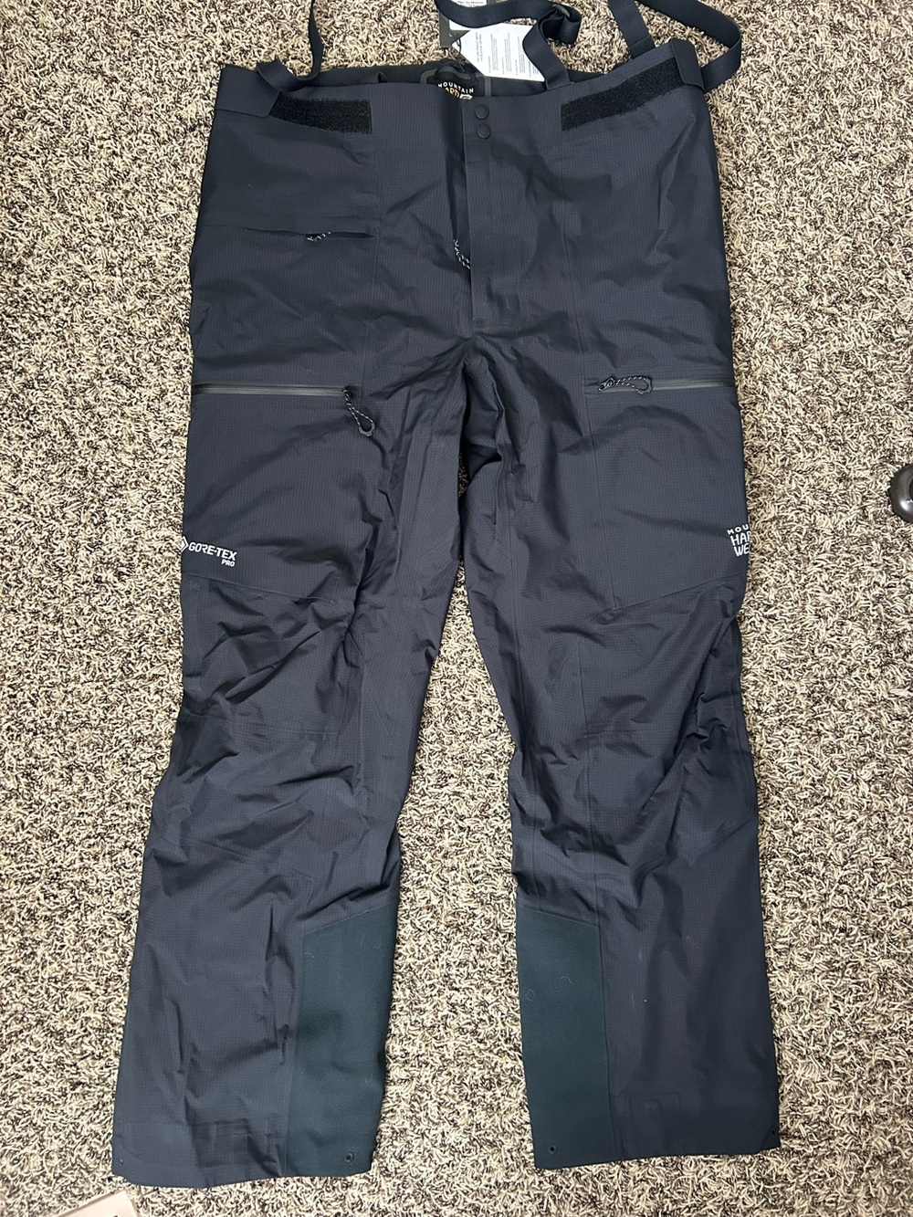 The Mountain Hardwear Black GORE-TEX PRO Dawnlight XL Men’s Reg